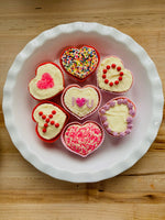 Load image into Gallery viewer, Bakelicious Silicone Baking Cups - Set of 12 Hearts
